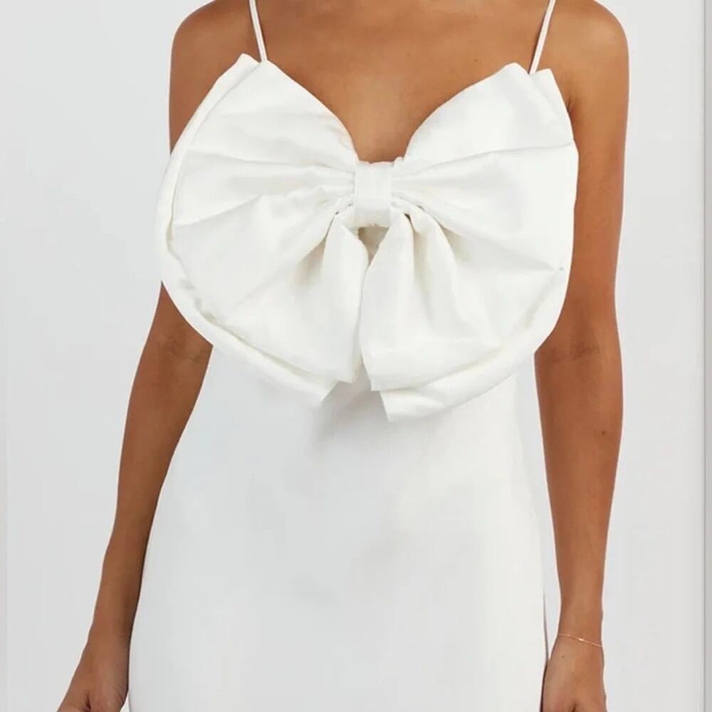 NWT DISSH Aisle White Satin Bow Maxi Dress Formal Bridal Gown Size 6 - Picture 4 of 7